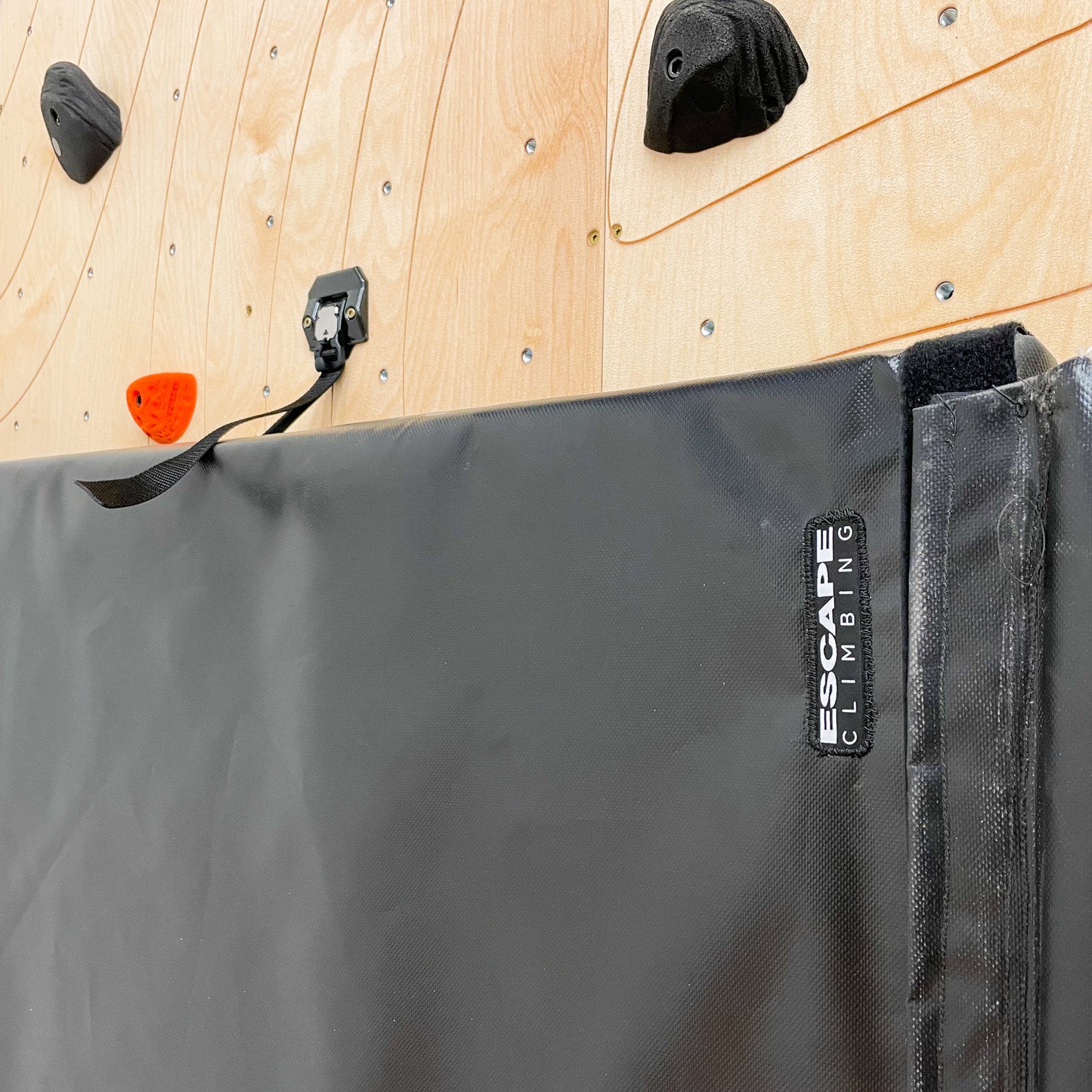 Traverse Wall Fold Up Padding